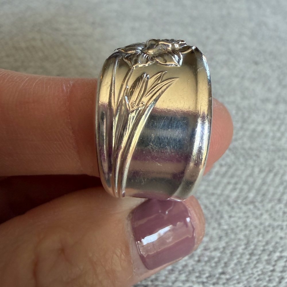 Daffodil Spoon Ring Size 6 - Picture 10 of 13